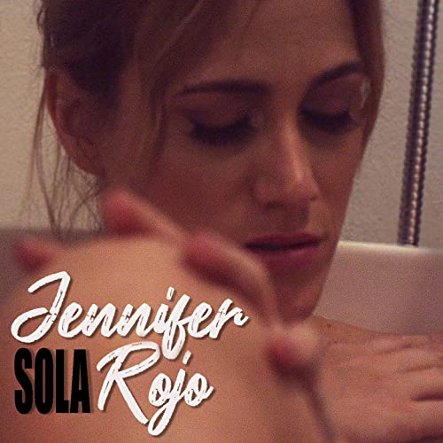 Jennifer Rojo sola