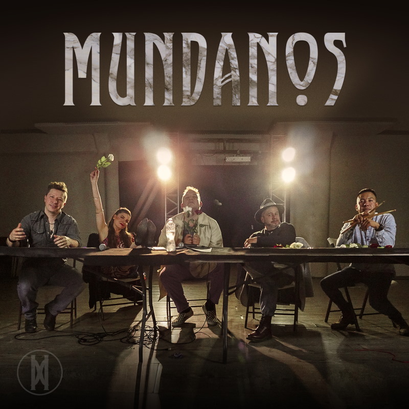 MUNDANOS