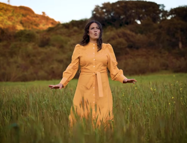 Maria Villalon Fuera de fe