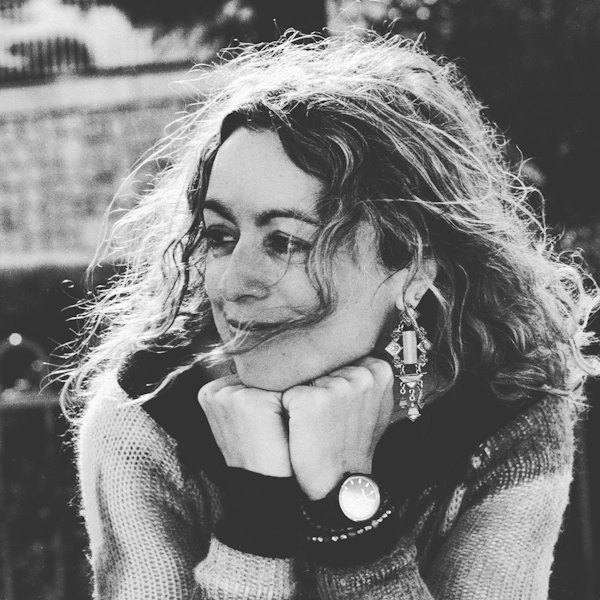 Marta Cancela un traguito de cafe