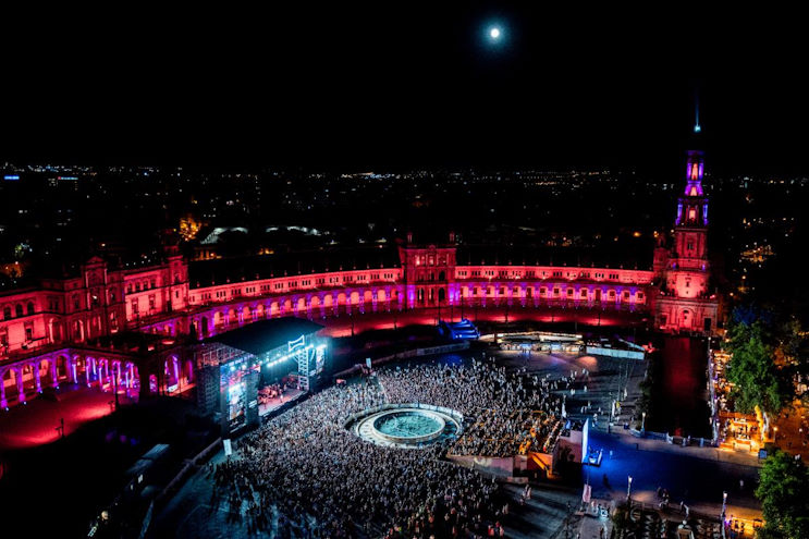 carin leon chueca tour3